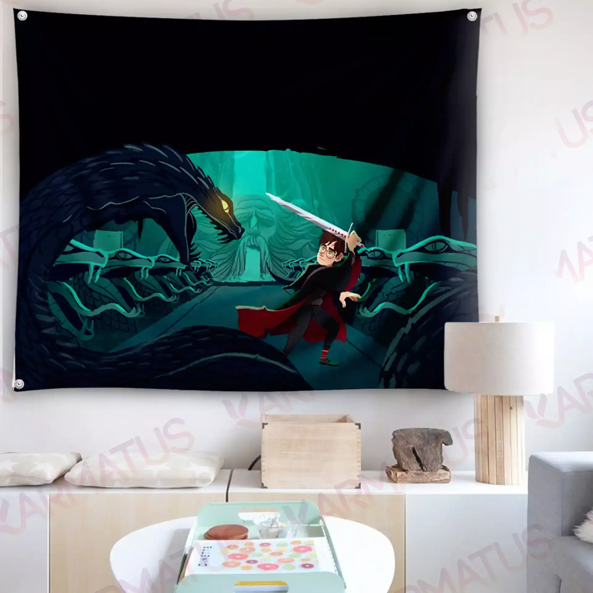 بکدراپ (پرچم) هری پاتر | کالکشن Movie – مدل Har-005 799,000&Nbsp;تومان &Ndash; کارماتوس خرید قیمت و خرید بکدراپ هری پاتر Harry Potter - کارماتوس (انواع قاب عکس و پوستر, بکدراپ) از کرماتوس