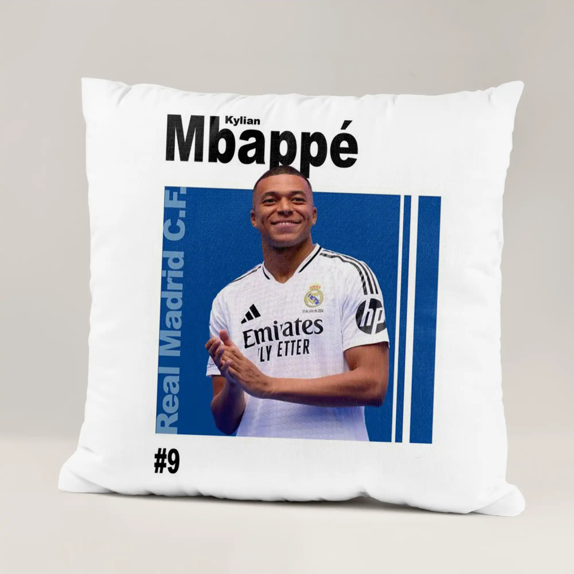 کوسن طرح کیلیان امباپه Kylian Mbappe کد 2 290,000&Nbsp;تومان &Ndash; کارماتوس خرید خرید و قیمت کوسن طرح کیلیان امباپه Kylian Mbappe - کارماتوس (دکوراسیون, کوسن, کوسن بازیکن فوتبال) از کرماتوس