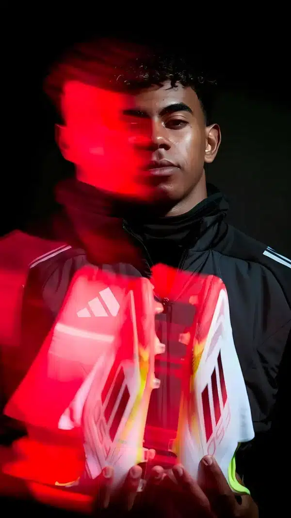 پرتره سینمایی لامین یامال - والپیپر 4K