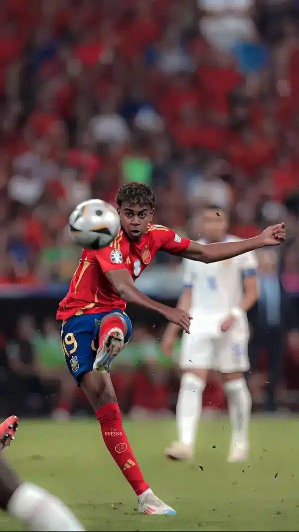 گل افسانه‌ای یامال به فرانسه در یورو 2024 - والپیپر Hd